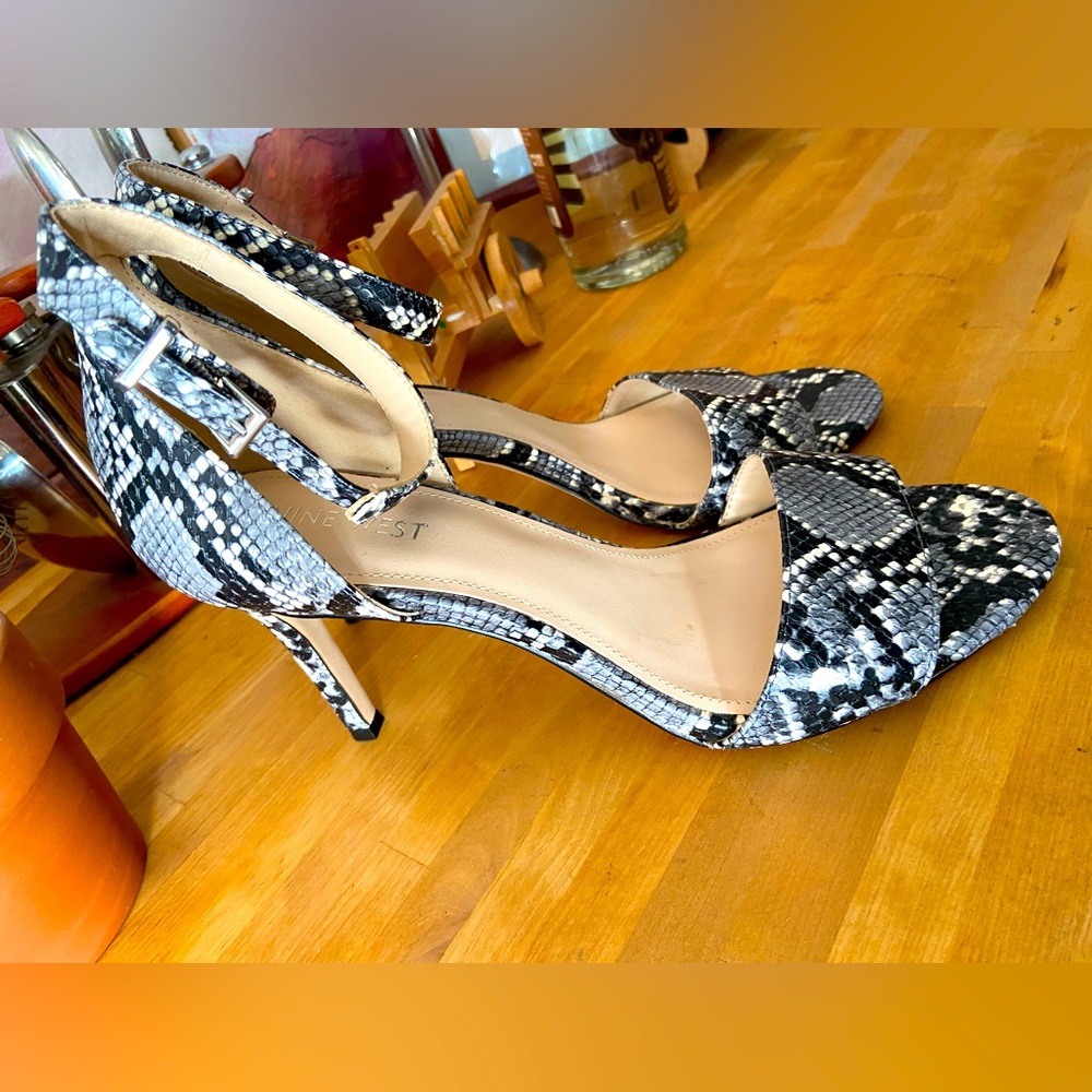 8.5 Nine West synthetic snake skin Shoes. Brand new. Never worn.
